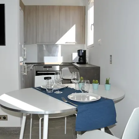Apartment Stunning Studio Flat Two Steps From The Port *
